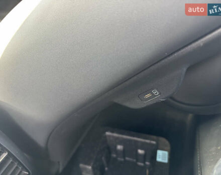 Кіа Niro, об'ємом двигуна 0 л та пробігом 126 тис. км за 17900 $, фото 21 на Automoto.ua