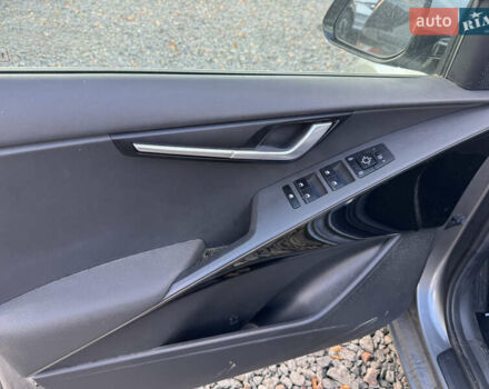 Кіа Niro, об'ємом двигуна 0 л та пробігом 126 тис. км за 17900 $, фото 13 на Automoto.ua