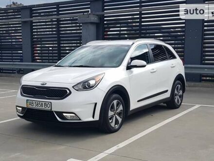 Кіа Niro, об'ємом двигуна 1.59 л та пробігом 72 тис. км за 17700 $, фото 1 на Automoto.ua