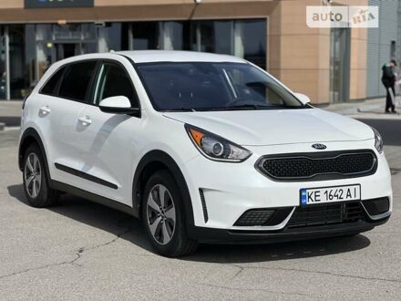 Кіа Niro, об'ємом двигуна 1.58 л та пробігом 68 тис. км за 14990 $, фото 1 на Automoto.ua