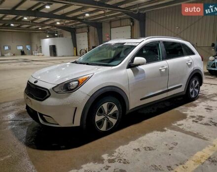 Киа Niro, объемом двигателя 1.58 л и пробегом 155 тыс. км за 2100 $, фото 1 на Automoto.ua