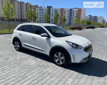 Кіа Niro, об'ємом двигуна 1.58 л та пробігом 129 тис. км за 17300 $, фото 1 на Automoto.ua