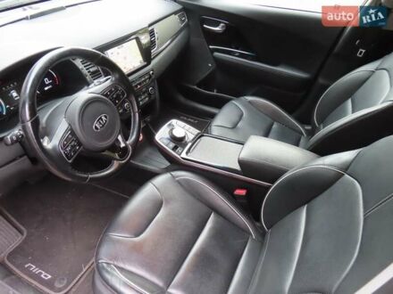 Кіа Niro, об'ємом двигуна 0 л та пробігом 105 тис. км за 19200 $, фото 1 на Automoto.ua