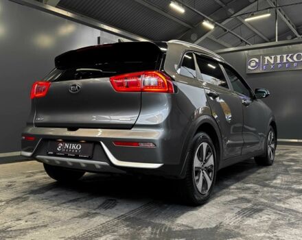 Серый Киа Niro, объемом двигателя 1.6 л и пробегом 213 тыс. км за 14000 $, фото 5 на Automoto.ua