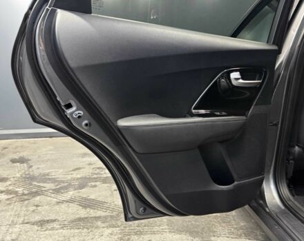 Серый Киа Niro, объемом двигателя 1.6 л и пробегом 213 тыс. км за 14000 $, фото 22 на Automoto.ua