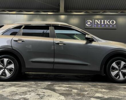 Серый Киа Niro, объемом двигателя 1.6 л и пробегом 213 тыс. км за 14000 $, фото 7 на Automoto.ua
