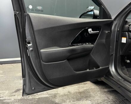 Серый Киа Niro, объемом двигателя 1.6 л и пробегом 213 тыс. км за 14000 $, фото 20 на Automoto.ua