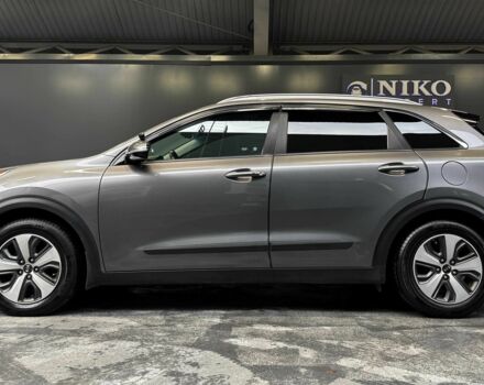 Серый Киа Niro, объемом двигателя 1.6 л и пробегом 213 тыс. км за 14000 $, фото 3 на Automoto.ua