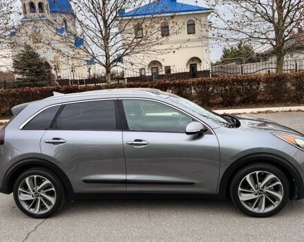 Сірий Кіа Niro, об'ємом двигуна 1.6 л та пробігом 111 тис. км за 17400 $, фото 3 на Automoto.ua