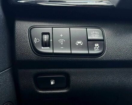 Серый Киа Niro, объемом двигателя 1.6 л и пробегом 89 тыс. км за 15000 $, фото 13 на Automoto.ua