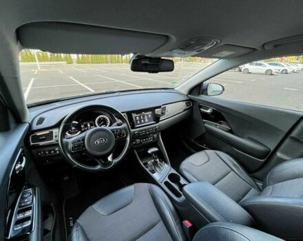 Серый Киа Niro, объемом двигателя 1.6 л и пробегом 89 тыс. км за 15000 $, фото 10 на Automoto.ua