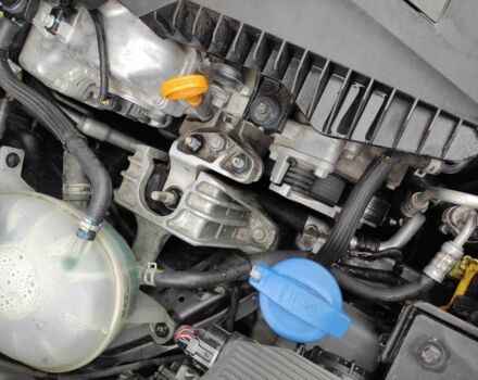 Сірий Кіа Niro, об'ємом двигуна 0.16 л та пробігом 78 тис. км за 20900 $, фото 22 на Automoto.ua
