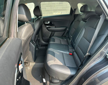 Серый Киа Niro, объемом двигателя 1.6 л и пробегом 156 тыс. км за 16490 $, фото 11 на Automoto.ua