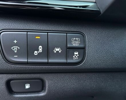 Сірий Кіа Niro, об'ємом двигуна 1.6 л та пробігом 111 тис. км за 17400 $, фото 21 на Automoto.ua