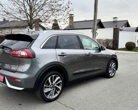 Сірий Кіа Niro, об'ємом двигуна 1.6 л та пробігом 111 тис. км за 17400 $, фото 10 на Automoto.ua