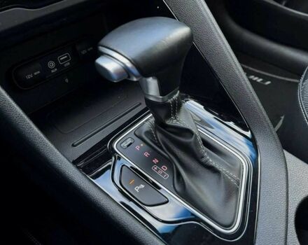 Серый Киа Niro, объемом двигателя 1.6 л и пробегом 89 тыс. км за 15000 $, фото 16 на Automoto.ua