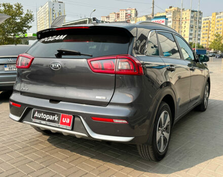 Серый Киа Niro, объемом двигателя 1.6 л и пробегом 156 тыс. км за 16490 $, фото 4 на Automoto.ua