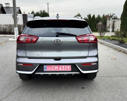 Сірий Кіа Niro, об'ємом двигуна 1.6 л та пробігом 111 тис. км за 17400 $, фото 7 на Automoto.ua