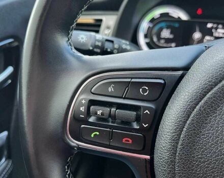 Серый Киа Niro, объемом двигателя 1.6 л и пробегом 89 тыс. км за 15000 $, фото 14 на Automoto.ua