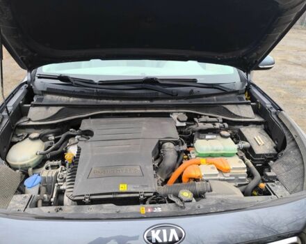 Сірий Кіа Niro, об'ємом двигуна 1.6 л та пробігом 80 тис. км за 21000 $, фото 12 на Automoto.ua