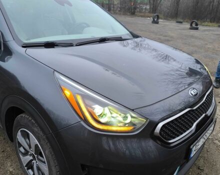 Сірий Кіа Niro, об'ємом двигуна 1.6 л та пробігом 80 тис. км за 21000 $, фото 6 на Automoto.ua