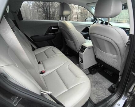 Сірий Кіа Niro, об'ємом двигуна 1.6 л та пробігом 80 тис. км за 21000 $, фото 8 на Automoto.ua