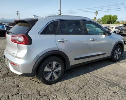 Сірий Кіа Niro, об'ємом двигуна 0 л та пробігом 83 тис. км за 3600 $, фото 2 на Automoto.ua