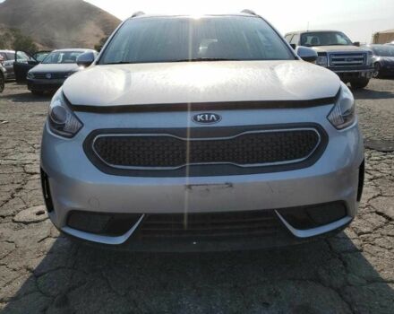 Сірий Кіа Niro, об'ємом двигуна 0 л та пробігом 83 тис. км за 3600 $, фото 4 на Automoto.ua