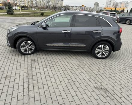 Серый Киа Niro, объемом двигателя 0 л и пробегом 146 тыс. км за 17100 $, фото 2 на Automoto.ua