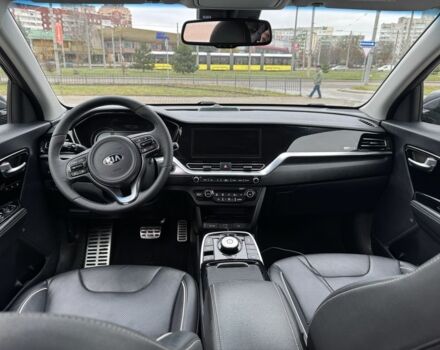 Серый Киа Niro, объемом двигателя 0 л и пробегом 146 тыс. км за 17100 $, фото 7 на Automoto.ua