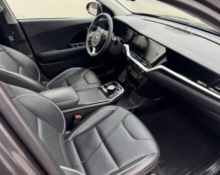 Серый Киа Niro, объемом двигателя 0 л и пробегом 146 тыс. км за 17100 $, фото 5 на Automoto.ua