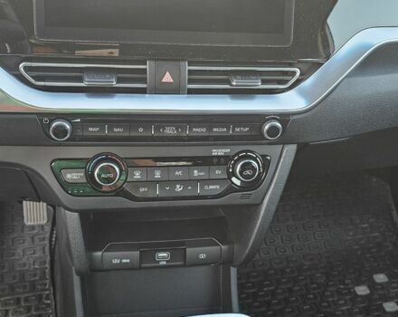 Киа Niro 2021 в Киеве на Automoto.ua Серый Киа Niro, объемом двигателя 0 л и пробегом 39 тыс. км за 22300 $, фото 9 на Automoto.ua