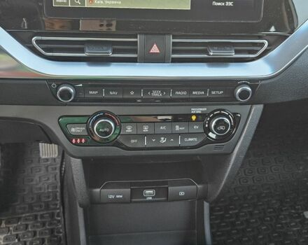 Киа Niro 2021 в Киеве на Automoto.ua Серый Киа Niro, объемом двигателя 0 л и пробегом 39 тыс. км за 22300 $, фото 12 на Automoto.ua