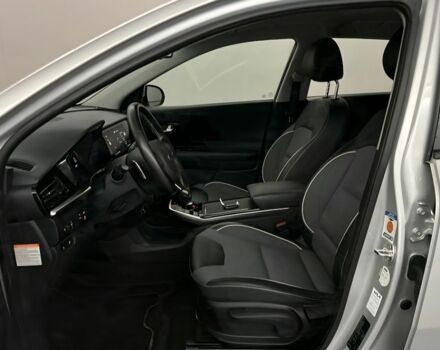Серый Киа Niro, объемом двигателя 0 л и пробегом 40 тыс. км за 22600 $, фото 6 на Automoto.ua