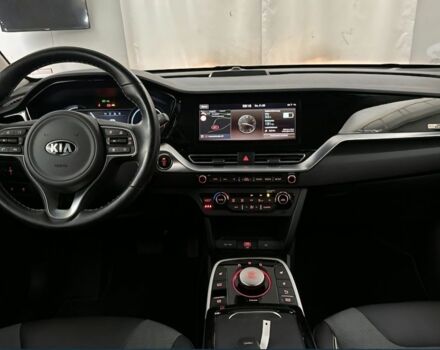 Серый Киа Niro, объемом двигателя 0 л и пробегом 40 тыс. км за 22600 $, фото 7 на Automoto.ua