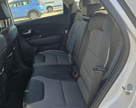 Серый Киа Niro, объемом двигателя 0 л и пробегом 40 тыс. км за 22600 $, фото 13 на Automoto.ua