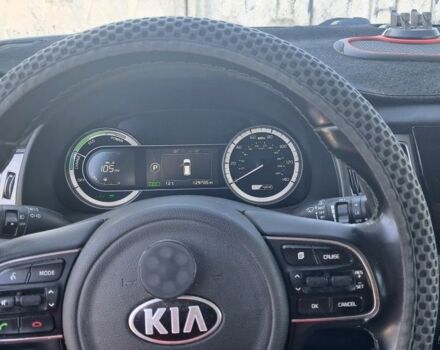 Серый Киа Niro, объемом двигателя 1.6 л и пробегом 200 тыс. км за 14000 $, фото 6 на Automoto.ua