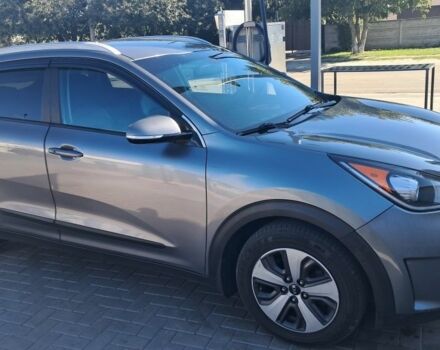 Серый Киа Niro, объемом двигателя 1.6 л и пробегом 200 тыс. км за 14000 $, фото 1 на Automoto.ua