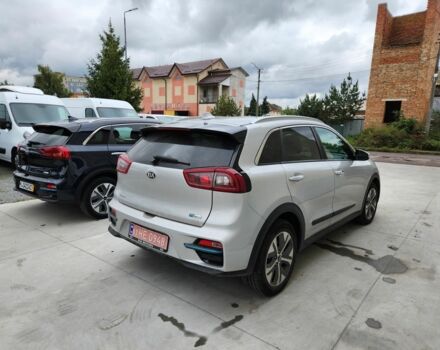 Киа Niro 2019 в Дубно на Automoto.ua Серый Киа Niro, объемом двигателя 0 л и пробегом 86 тыс. км за 18000 $, фото 3 на Automoto.ua