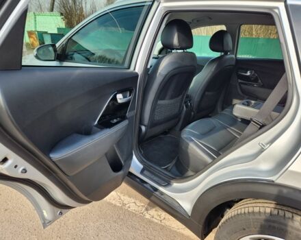 Серый Киа Niro, объемом двигателя 0 л и пробегом 86 тыс. км за 17900 $, фото 10 на Automoto.ua