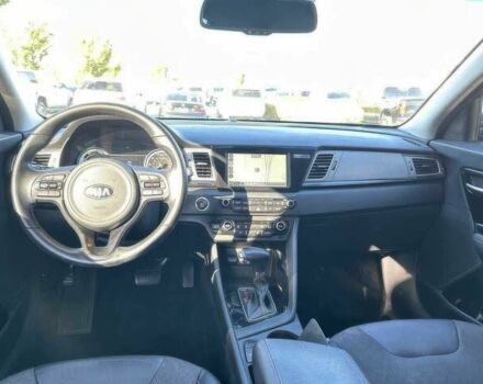 Сірий Кіа Niro, об'ємом двигуна 1.6 л та пробігом 49 тис. км за 12200 $, фото 7 на Automoto.ua