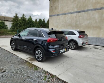 Киа Niro 2019 в Дубно на Automoto.ua Серый Киа Niro, объемом двигателя 0 л и пробегом 86 тыс. км за 18000 $, фото 2 на Automoto.ua