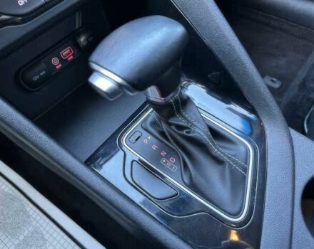 Сірий Кіа Niro, об'ємом двигуна 1.6 л та пробігом 49 тис. км за 12200 $, фото 12 на Automoto.ua