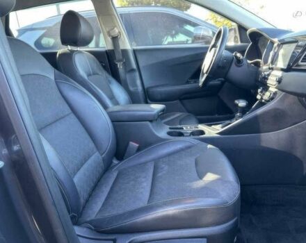 Сірий Кіа Niro, об'ємом двигуна 1.6 л та пробігом 49 тис. км за 12200 $, фото 9 на Automoto.ua