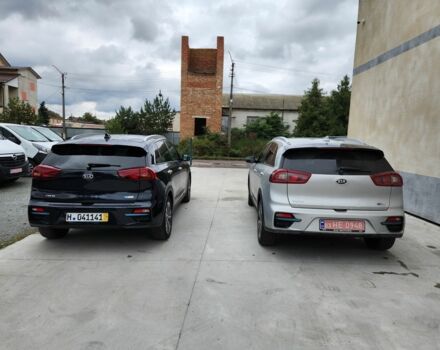 Киа Niro 2019 в Дубно на Automoto.ua Серый Киа Niro, объемом двигателя 0 л и пробегом 86 тыс. км за 18000 $, фото 1 на Automoto.ua