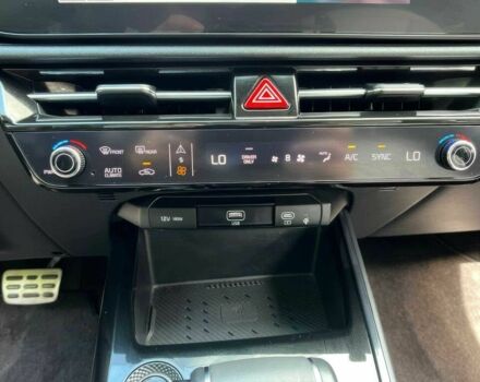 Сірий Кіа Niro, об'ємом двигуна 1.6 л та пробігом 14 тис. км за 12000 $, фото 10 на Automoto.ua