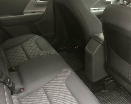 Серый Киа Niro, объемом двигателя 1.58 л и пробегом 150 тыс. км за 13900 $, фото 5 на Automoto.ua