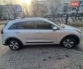 Сірий Кіа Niro, об'ємом двигуна 1.59 л та пробігом 156 тис. км за 17000 $, фото 3 на Automoto.ua