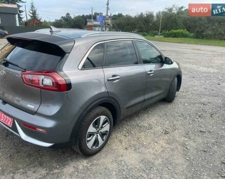 Серый Киа Niro, объемом двигателя 1.58 л и пробегом 140 тыс. км за 15500 $, фото 1 на Automoto.ua