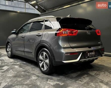 Кіа Niro 2017 у Києві на Automoto.ua Сірий Кіа Niro, об'ємом двигуна 1.6 л та пробігом 213 тис. км за 14000 $, фото 10 на Automoto.ua